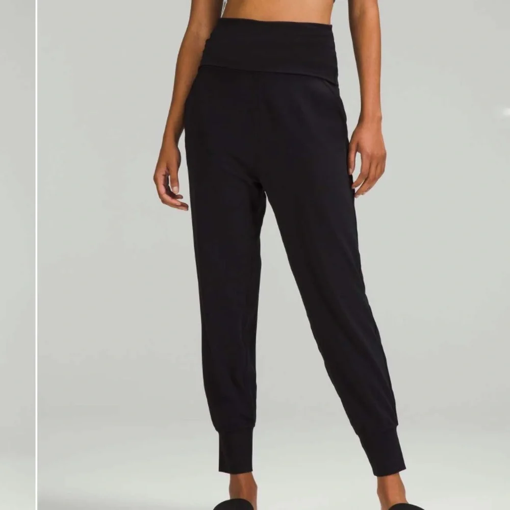 lululemon athletica High-Rise Ribbed-Waist Jogger - Black